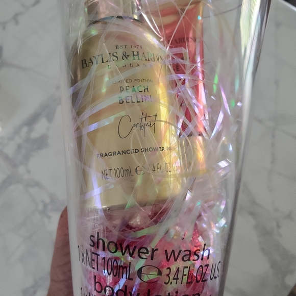 Bath Set w/shaker bottle - Picture 5 of 5